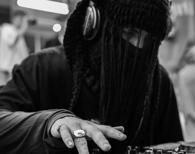 Picture of The Team Behind Plae cover image